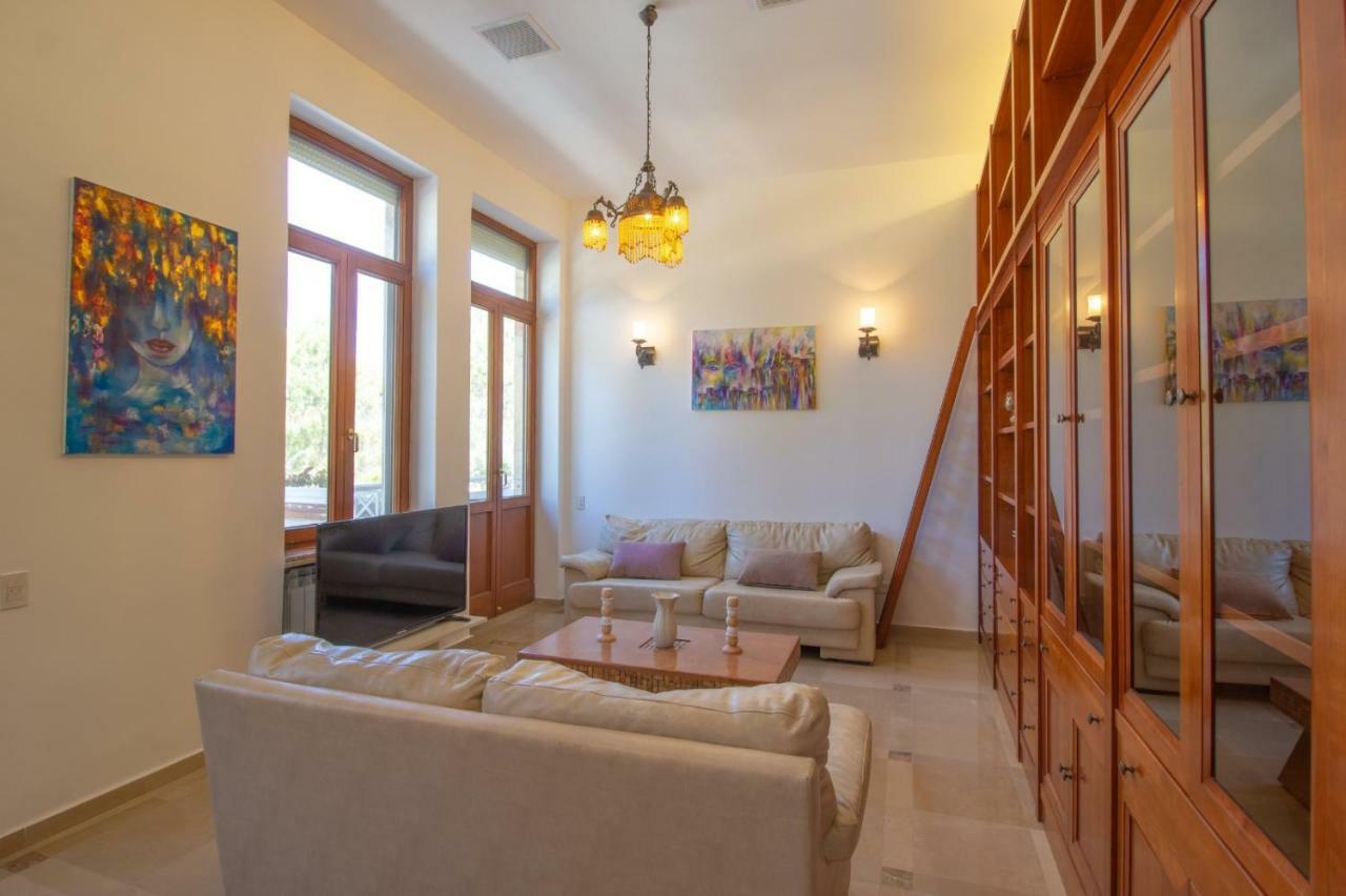 Art Apartment In Mamila Jerusalem Eksteriør billede