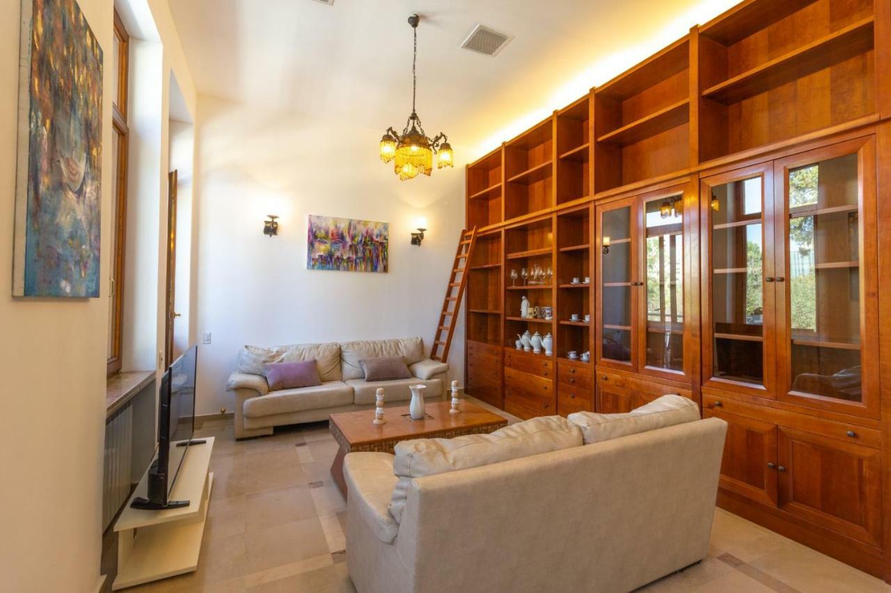 Art Apartment In Mamila Jerusalem Eksteriør billede